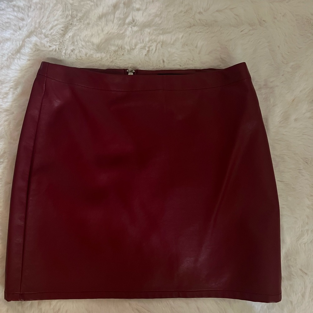 Skirt red leather